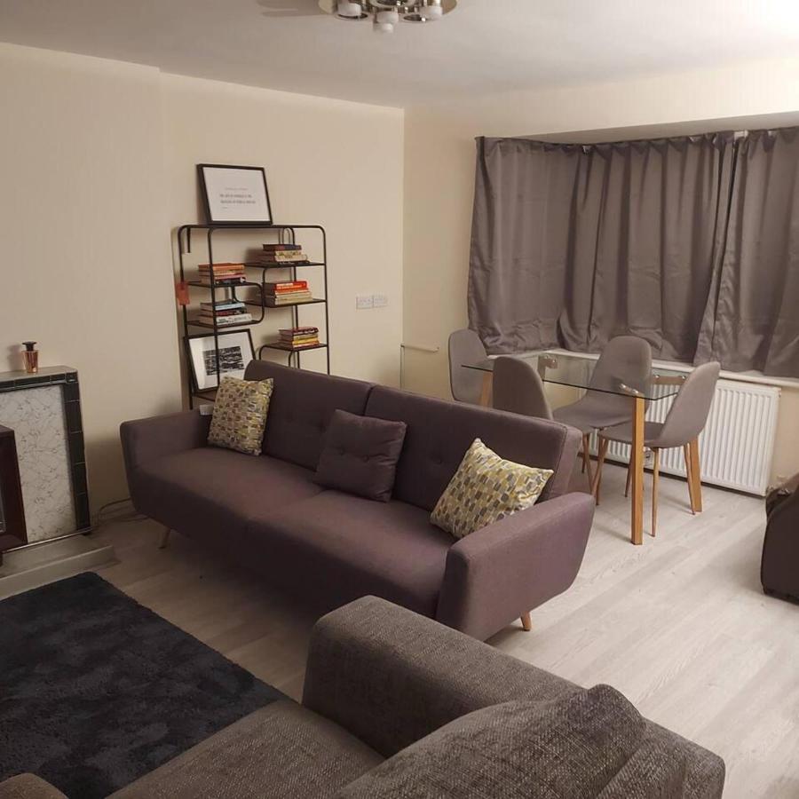 Lovely & Beautiful 2 Bed-Apartment In Borehamwood Zewnętrze zdjęcie