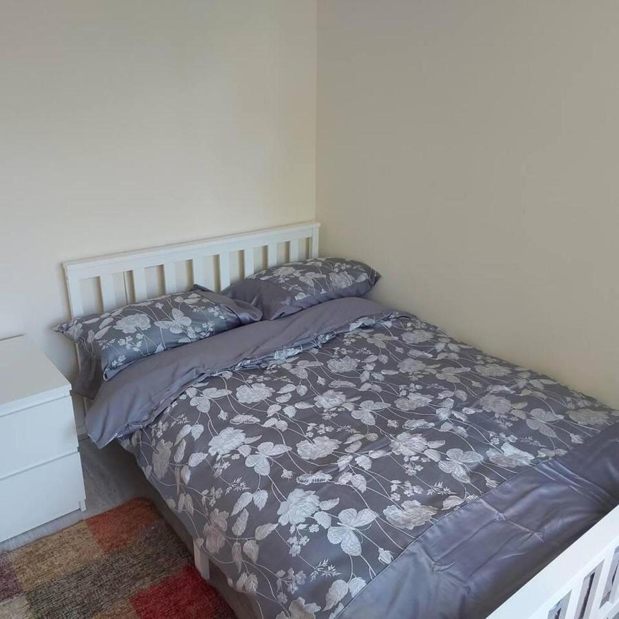 Lovely & Beautiful 2 Bed-Apartment In Borehamwood Zewnętrze zdjęcie