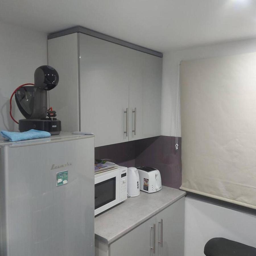 Lovely & Beautiful 2 Bed-Apartment In Borehamwood Zewnętrze zdjęcie