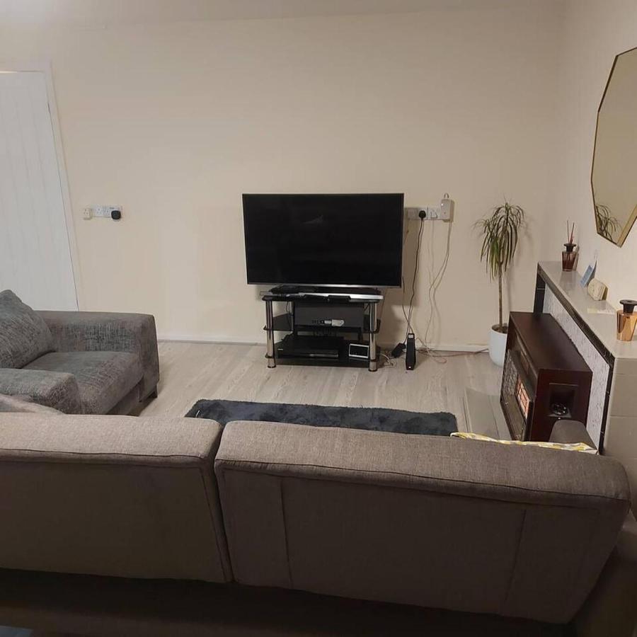 Lovely & Beautiful 2 Bed-Apartment In Borehamwood Zewnętrze zdjęcie