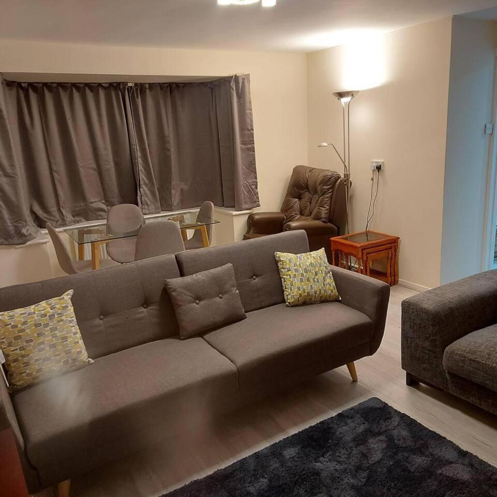 Lovely & Beautiful 2 Bed-Apartment In Borehamwood Zewnętrze zdjęcie