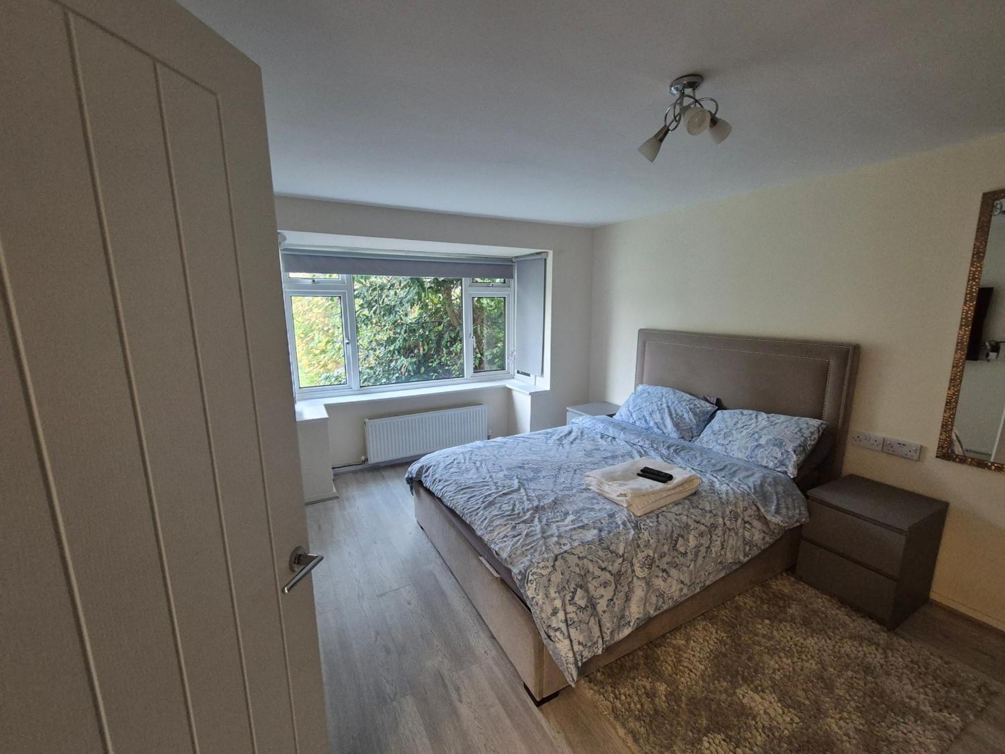Lovely & Beautiful 2 Bed-Apartment In Borehamwood Zewnętrze zdjęcie